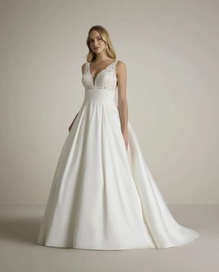 Další z našich plus size modelů 🤍✨ #svatebnisalonagnes #svatebnisaty